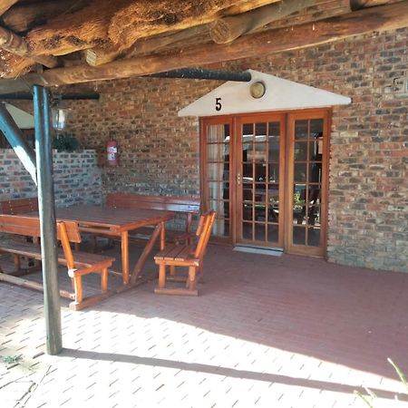 Boskoppie Lion & Tiger Reserve Kroonstad Buitenkant foto