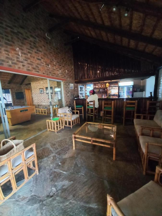 Boskoppie Lion & Tiger Reserve Kroonstad Buitenkant foto
