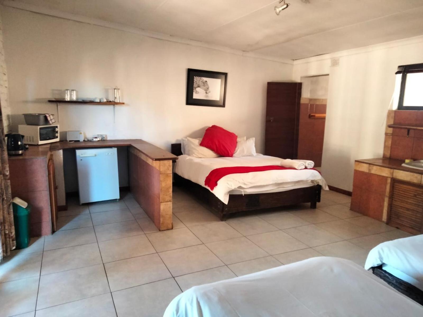 Boskoppie Lion & Tiger Reserve Kroonstad Buitenkant foto