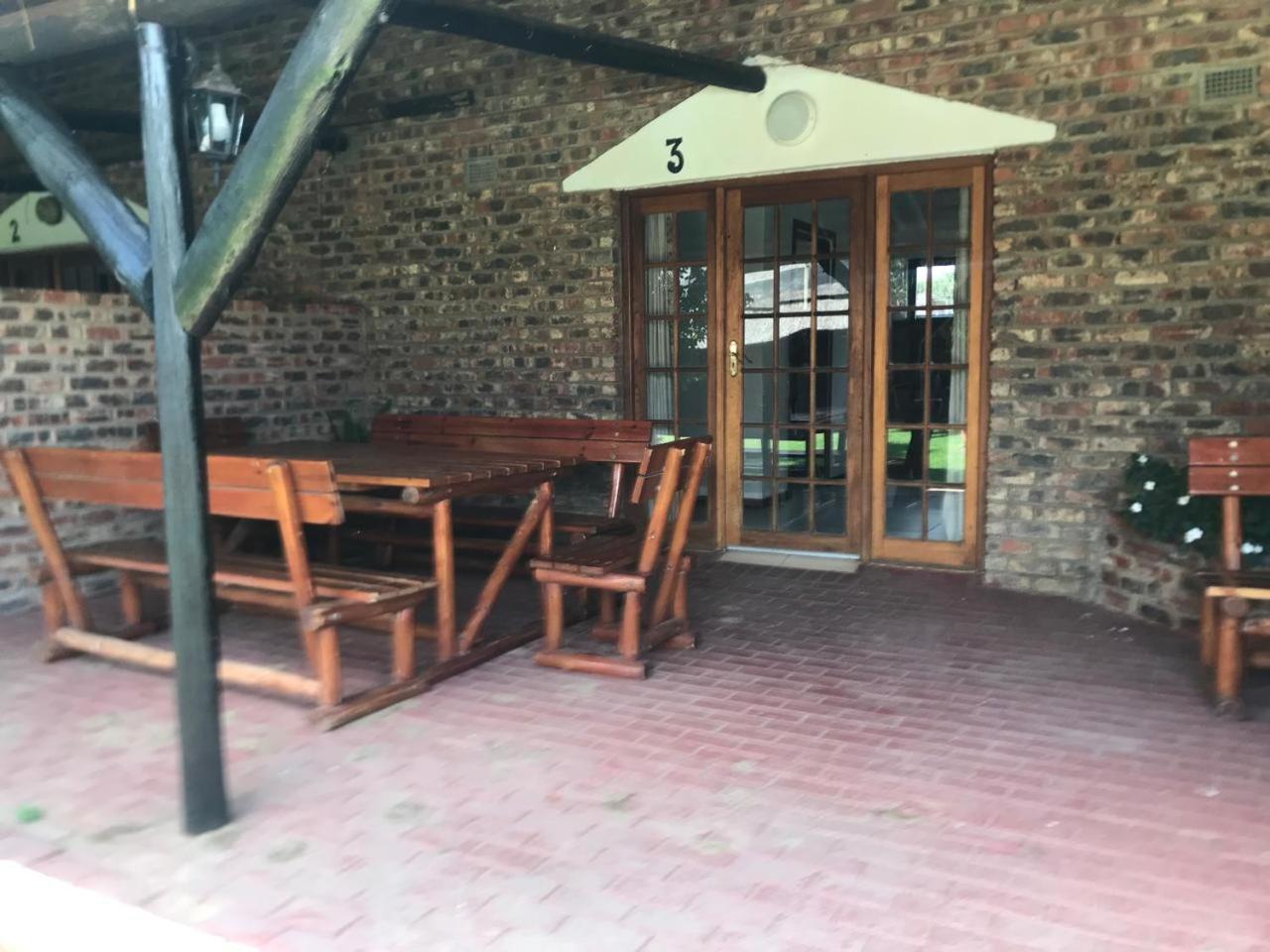 Boskoppie Lion & Tiger Reserve Kroonstad Buitenkant foto